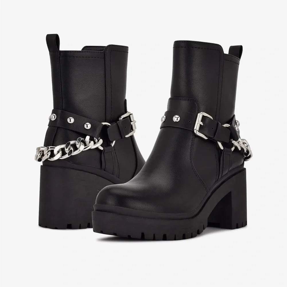 Nine West Quilp 3 Black Platform Ankle Boots Studded Chain Harness Womens 7.5M